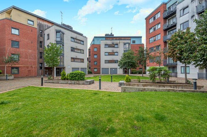 2 Bedroom Flat To Rent In Southwell Park Road, Camberley GU15