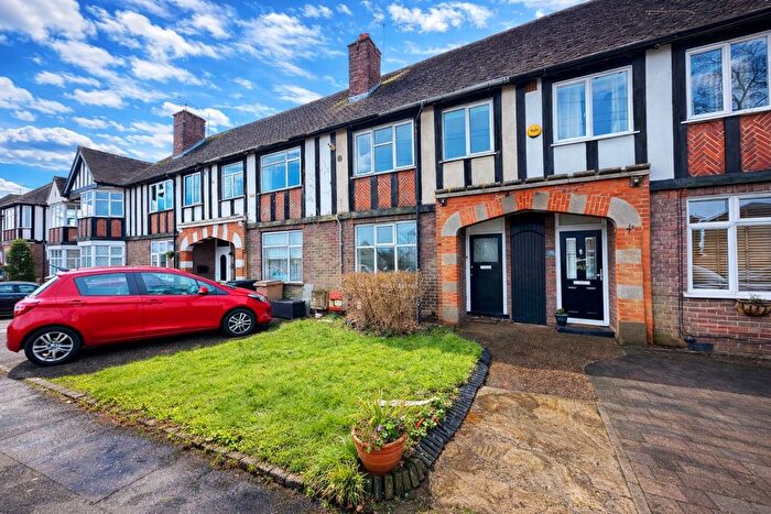 3 Bedroom Terraced House To Rent In Limbury Road, Luton, Bedfordshire, LU3