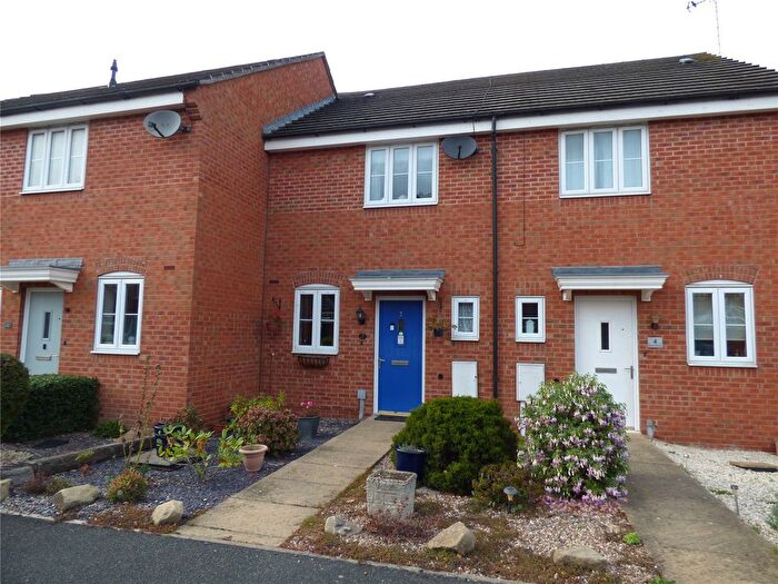 2 Bedroom Town House To Rent In Barn Close, Nottingham, NG10