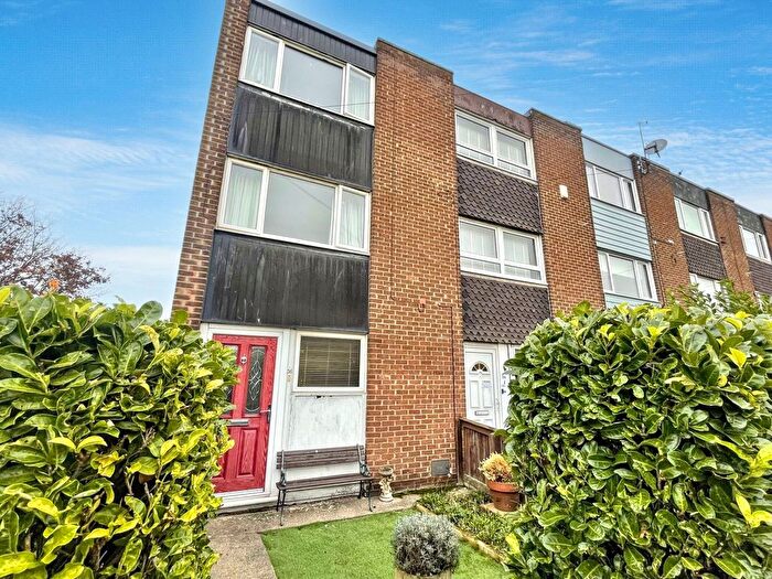 3 Bedroom Town House For Sale In Fawcett Way, South Shields, NE33