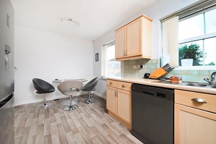 4 Bedroom Property For Sale In Pembroke Avenue, Pinner, HA5