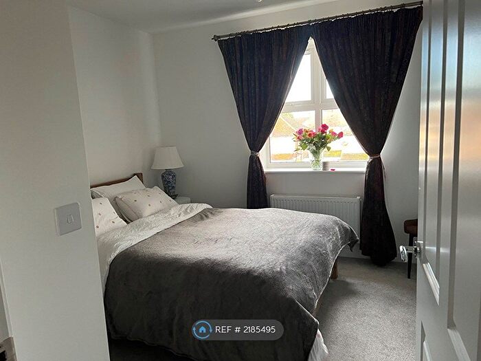 2 Bedroom Flat To Rent In Waterfield Close, Peterborough, PE3