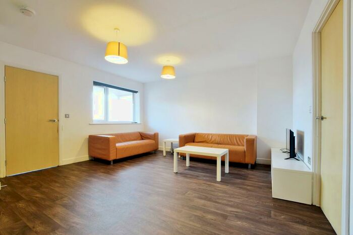 3 Bedroom Semi-Detached House To Rent In Blackrock Street, Beswick, Manchester, M11