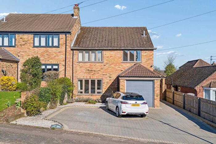 4 Bedroom Detached House To Rent In Boundary Road, Chalfont St Peter, SL9