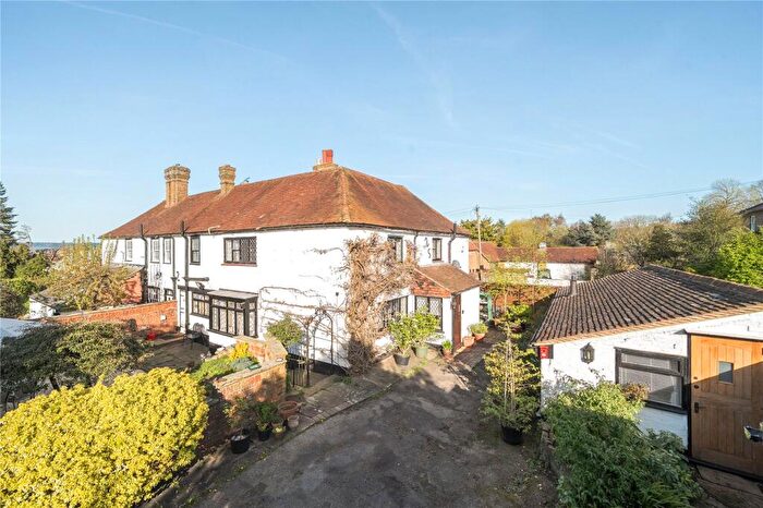 4 Bedroom Semi Detached House For Sale In Dean Street, East Farleigh, Maidstone, Kent, ME15