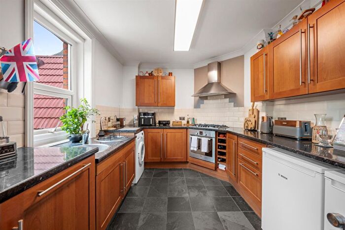 1 Bedroom Flat For Sale In Beckenham Grove, Shortlands, BR2
