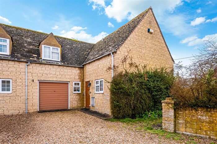 4 Bedroom House For Sale In St. Leonards Court, Bledington, Chipping Norton, OX7