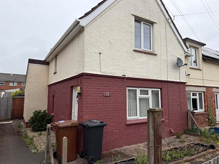 3 Bedroom Semi-Detached House To Rent In Siddalls Gardens, Tiverton, EX16
