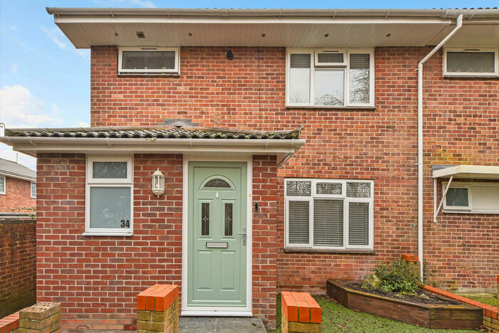 3 Bedroom Semi-Detached House To Rent In Garnier Park, Wickham, PO17