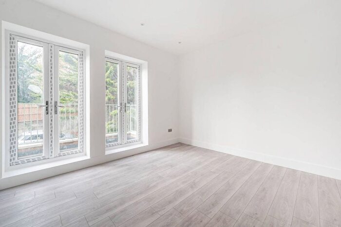 2 Bedroom Flat For Sale In West End Lane, Pinner, HA5