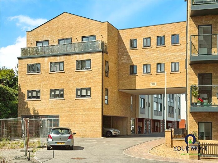 2 Bedroom Flat For Sale In Millers Hill, Ramsgate, Kent, CT11
