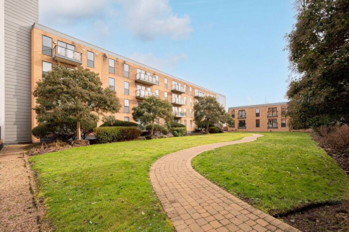 2 Bedroom Flat For Sale In Durnsford Road, Earlsfield, London, SW19