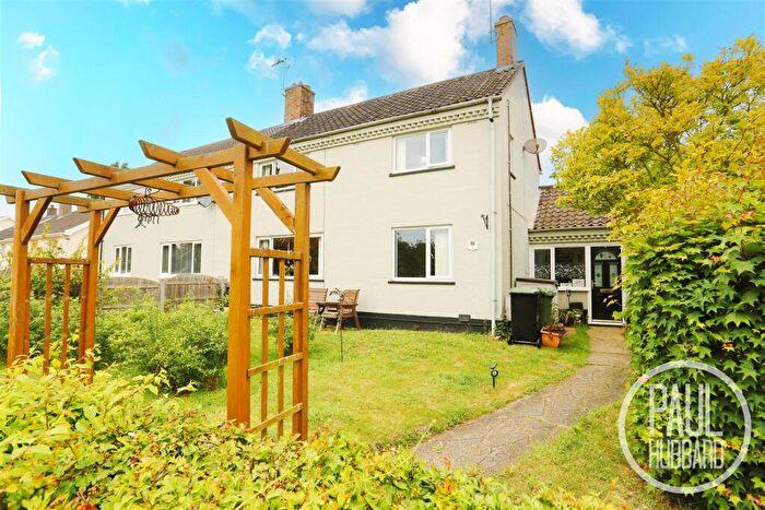 3 Bedroom Semi-Detached House For Sale In Spinney Close, North Cove, NR34
