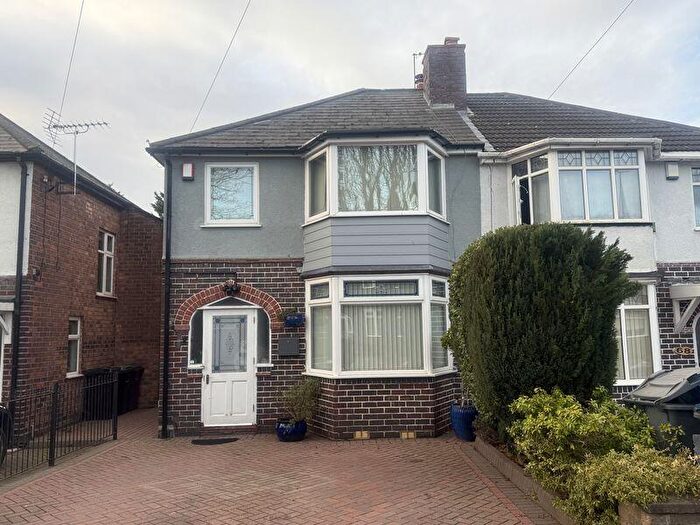 3 Bedroom Semi Detached House For Sale In Lindridge Road, Birmingham, B23