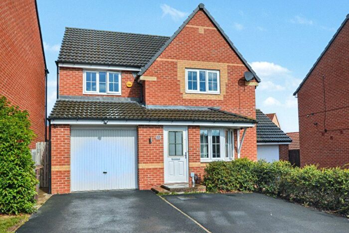 3 Bedroom Detached House For Sale In Dempsey Close, Wakefield, West Yorkshire, WF2