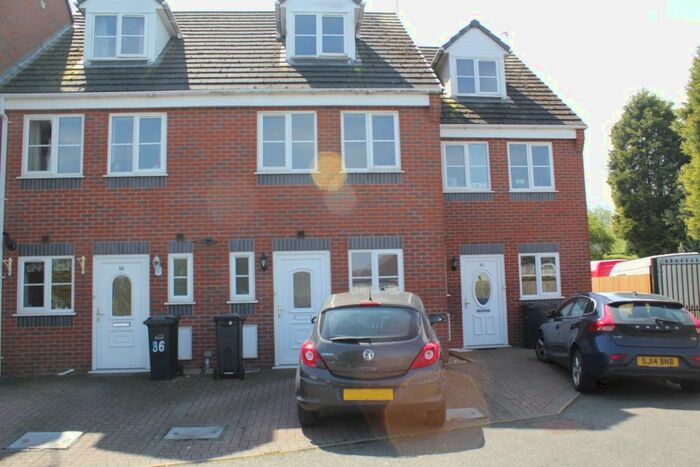 3 Bedroom Terraced House To Rent In Parkes Hall Road, Dudley, DY1
