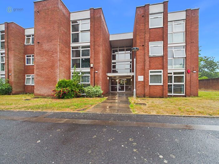 2 Bedroom Flat For Sale In Berryfields Road, Walmley, Sutton Coldfield, B76
