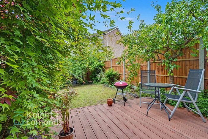 5 Bedroom Terraced House For Sale In Stafford Gardens, Maidstone, ME15