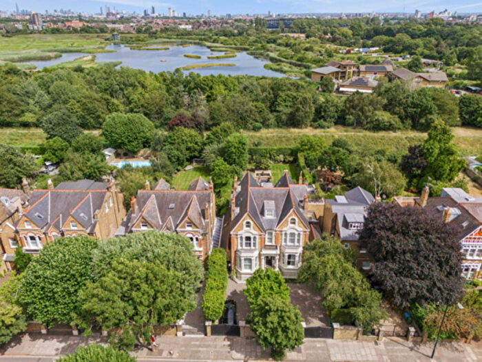 7 Bedroom Character Property For Sale In Castelnau, London, SW13