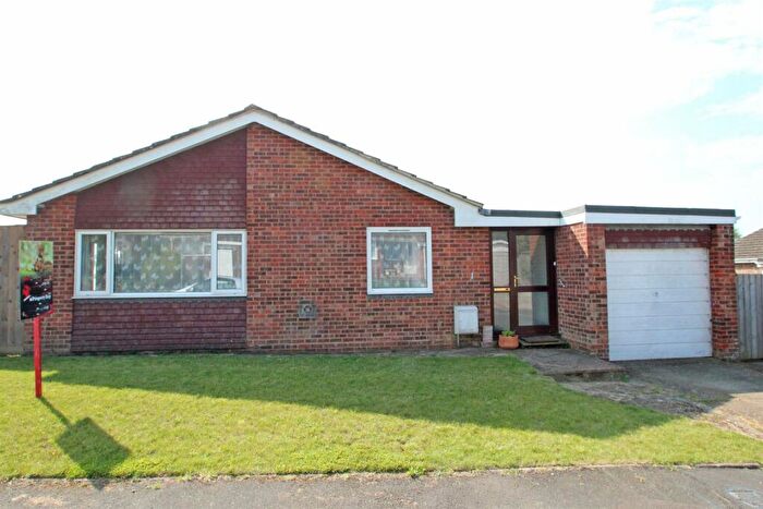 Detached Bungalow For Sale In Elizabeth Gardens, Havenstreet, Ryde, PO33