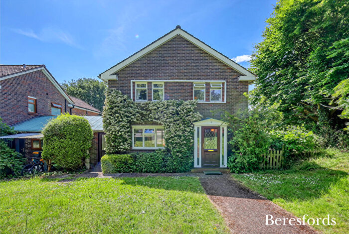 3 Bedroom Link Detached House For Sale In Middlemead Close, West Hanningfield, CM2