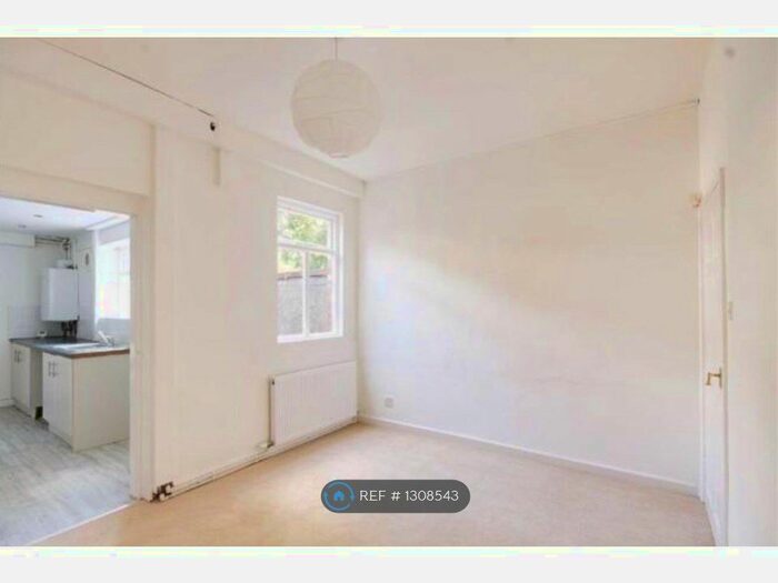 2 Bedroom Terraced House To Rent In Bread Street, Manchester M18