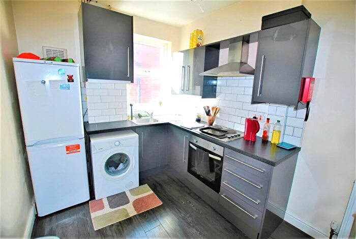 3 Bedroom Flat To Rent In Stalker Lees Road, Sheffield, S11