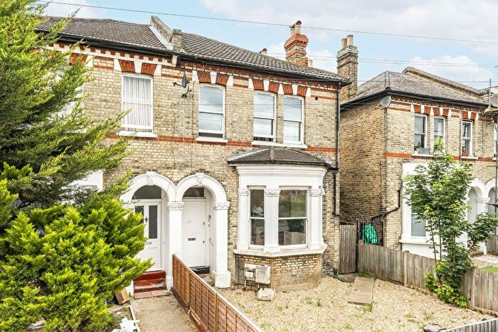 2 Bedroom Flat For Sale In Buckleigh Road, Streatham, SW16