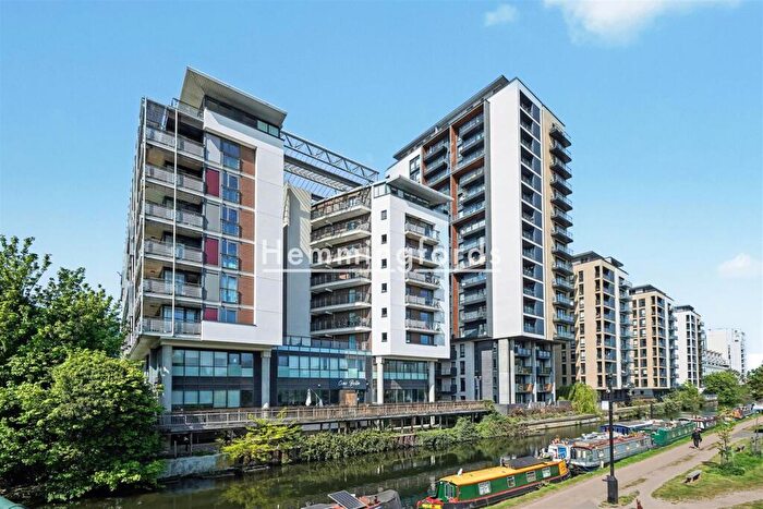 2 Bedroom Apartment For Sale In Palmers Road, London, E2