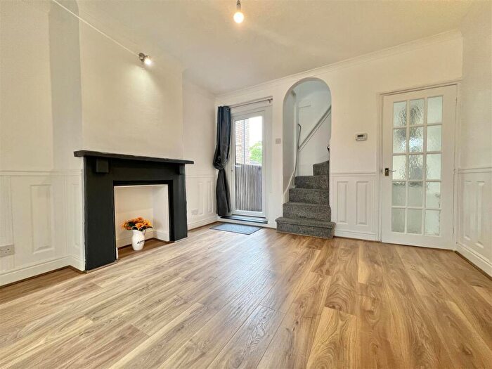 3 Bedroom Terraced House For Sale In Tennyson Road, Ipswich, IP4