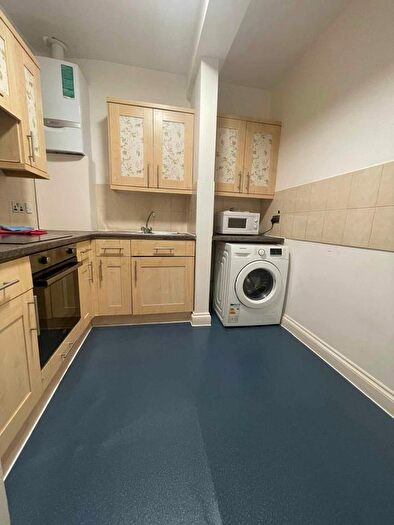 1 Bedroom Flat To Rent In Woodford Avenue, Ilford, IG2