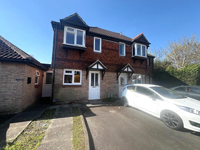 2 Bedroom Semi-Detached House To Rent In Washford Glen, Didcot, OX11