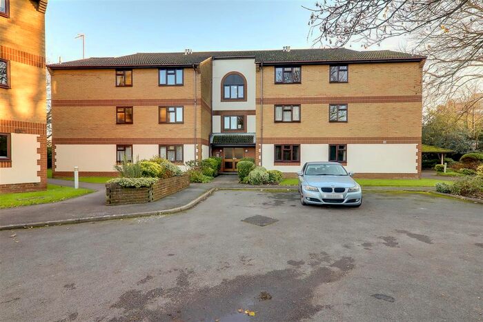 2 Bedroom Flat For Sale In St. Botolphs Road, Worthing, BN11