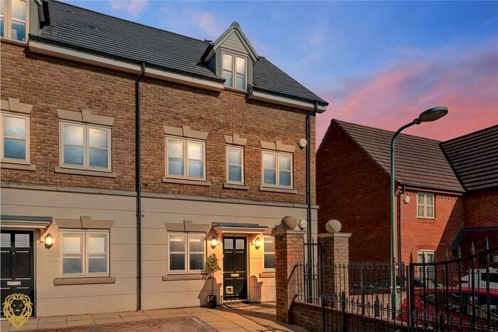 2 Bedroom Maisonette To Rent In Ayrton Close, Grange Farm, Milton Keynes, MK8