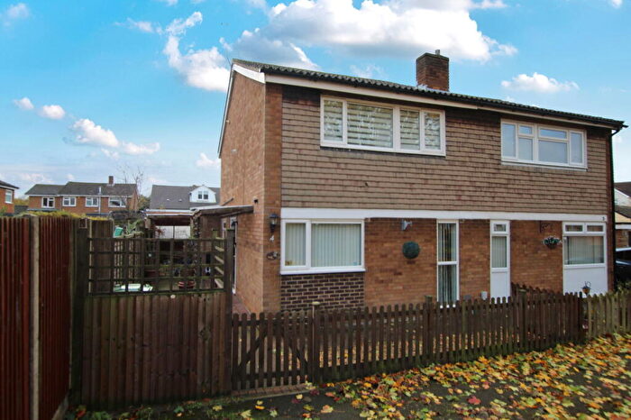 3 Bedroom Semi-Detached House For Sale In Mills Walk, Sandy, SG19