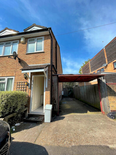 2 Bedroom End Of Terrace House To Rent In Mitcham, CR4