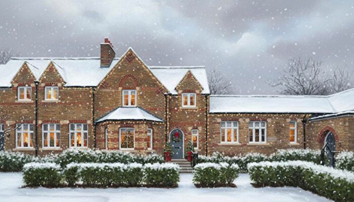 3 Bedroom House For Sale In The Royal Mews, Trent Park, EN4