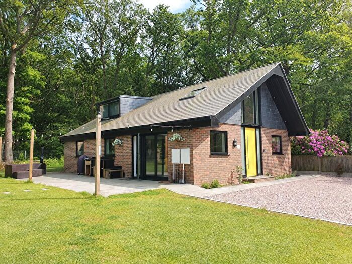 3 Bedroom Chalet To Rent In Radfall Ride, Chestfield, CT5