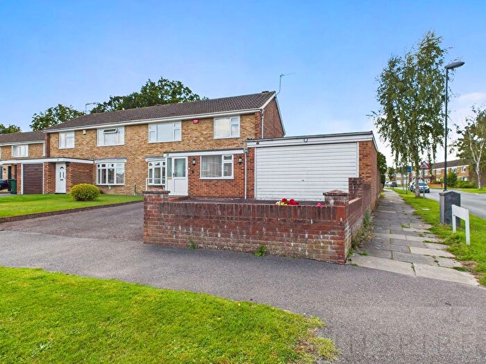 4 Bedroom Semi-detached House For Sale In Greenacres, Crawley, RH10