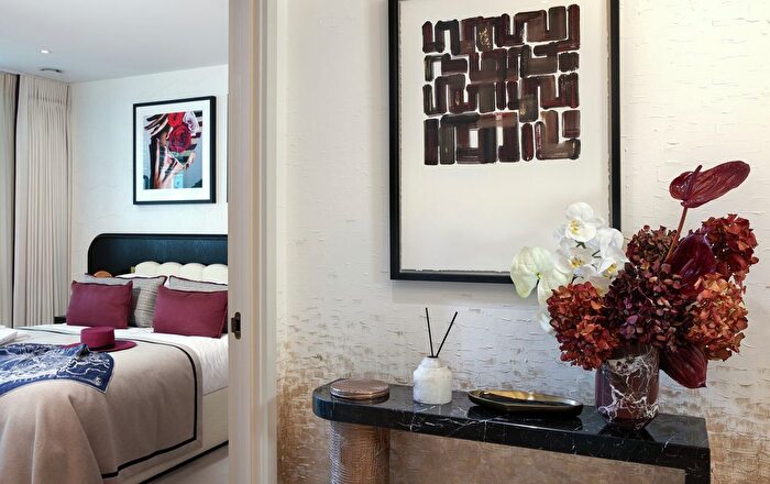 2 Bedroom Flat To Rent In Chalk Farm Road, London, NW1