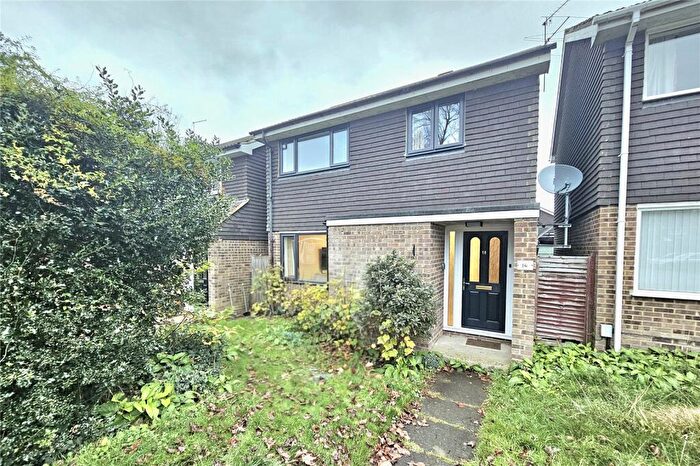 3 Bedroom Detached House For Sale In Keswick Close, Camberley, Surrey, GU15