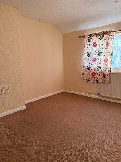 3 Bedroom Terraced House To Rent In Kelvin Road, Tilbury, RM18