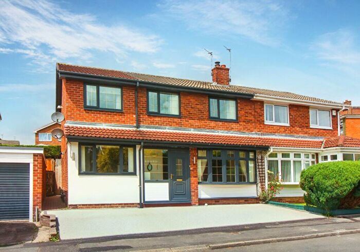 3 Bedroom Semi-Detached House For Sale In Ponthaugh, Rowlands Gill, NE39