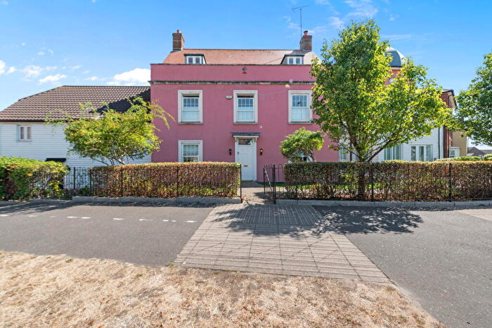 5 Bedroom Town House To Rent In Kingsford Drive, Chelmsford, CM2