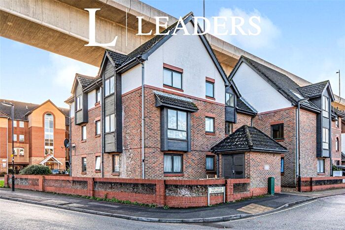 1 Bedroom Flat For Sale In Northern Anchorage, Hazel Road, Southampton, SO19