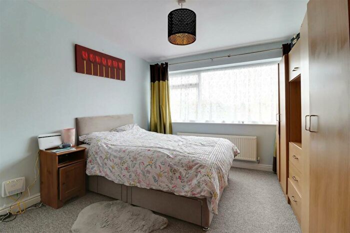 2 Bedroom Semi-Detached Bungalow For Sale In Ash Avenue, Elloughton, HU15