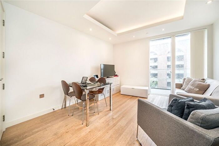 1 Bedroom Flat To Rent In Cobblestone Square, Wapping, E1W