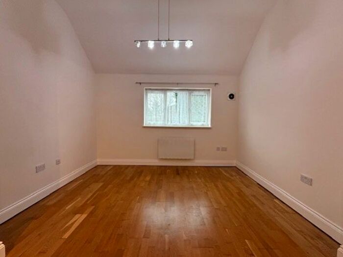 2 Bedroom Maisonette To Rent In Gordon Avenue, Stanmore, Middlesex, HA7