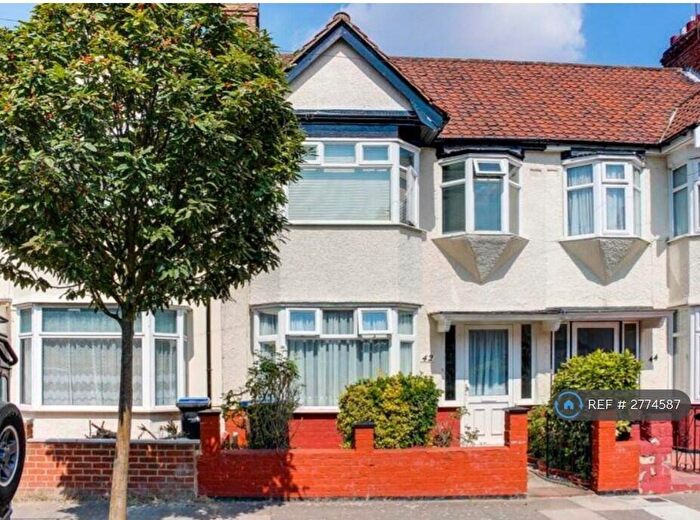 3 Bedroom Terraced House To Rent In Causeyware Road, London, N9