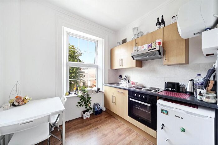 2 Bedroom Apartment To Rent In Thane Villas, Holloway, London, N7